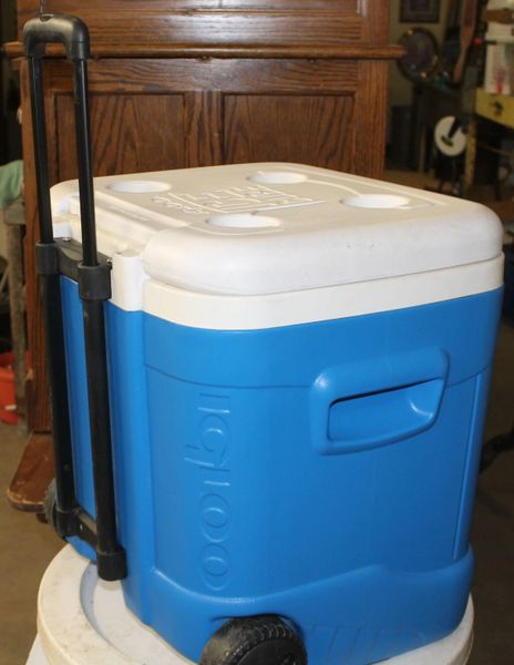 Cube cooler hot sale on wheels