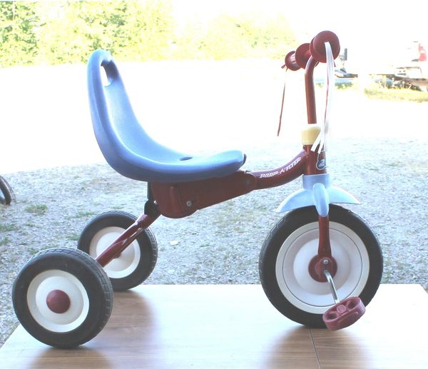 Radio flyer store tricycle blue