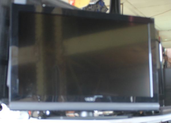 Vizio 32" Flat Screen LCD TV-E320VA