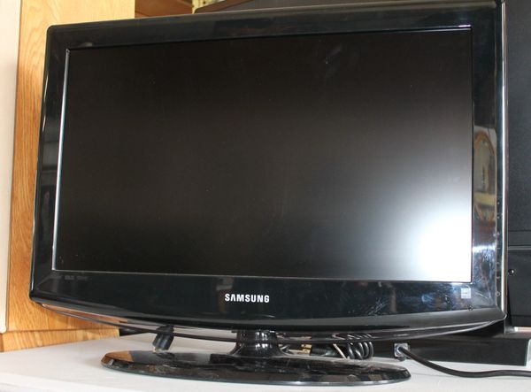 Samsung 26" Flat Screen TV-LN-T2653H