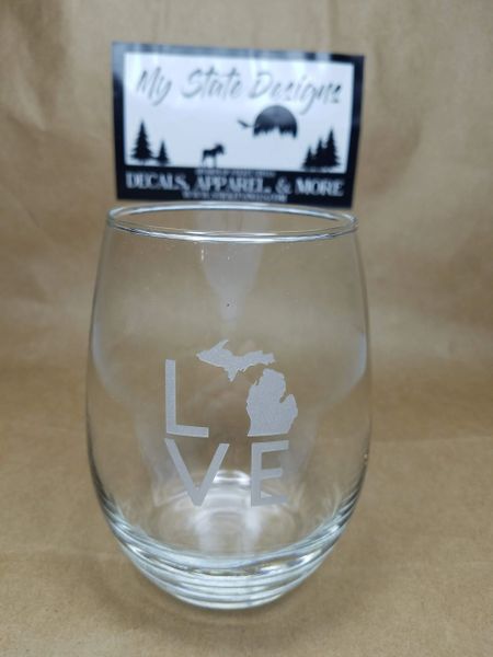 Love Michigan Wine Glass