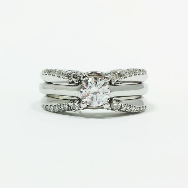 Platinum Diamond Solitaire Ring Setting with Diamond Ring Enhancer