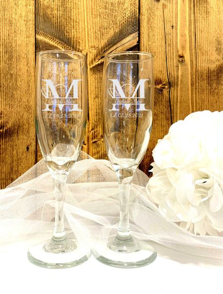 Custom Engraved Anniversary Champagne Flutes or Wine Glasses - Set of 2 -  Personalized with Names and Date (Champagne)