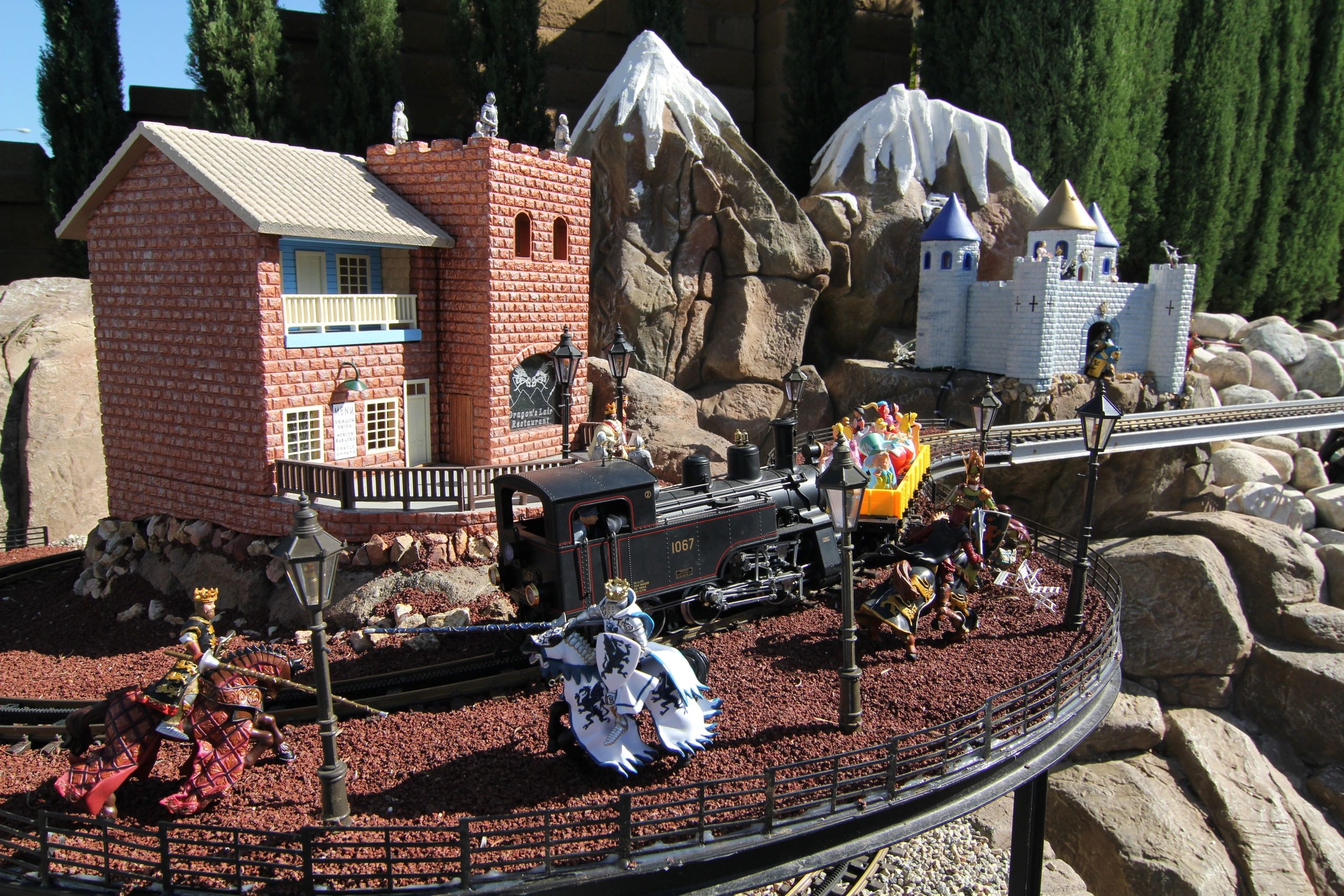 BUILDING A GARDEN RR | Too Much Fun Railroad, image size:2560x1707