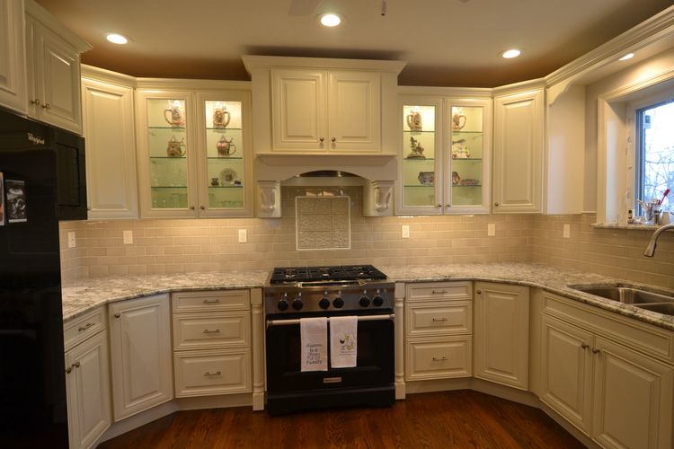 Kitchen Cabinets in St. Louis, MO