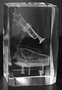 AAA1568-AIE LASER CUT CRYSTAL TRUMPET W/ PIANO
