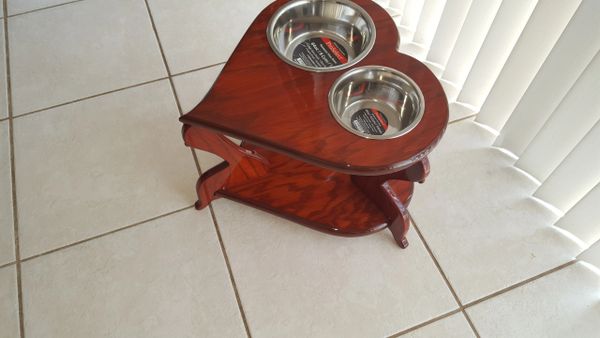 Medium or Large Two Bowl Feeding Table