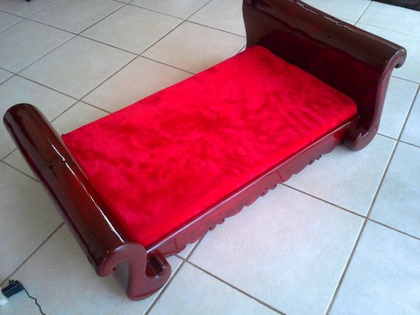 Courtney Dog Sleigh Bed. SMALL