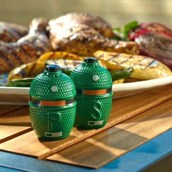 Big green egg shop salt and pepper shakers