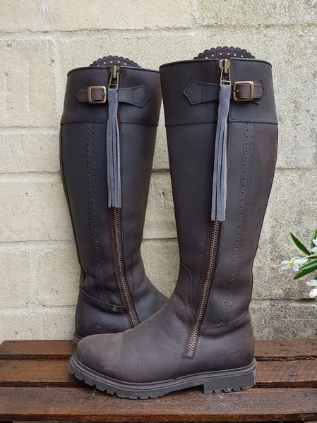 work boots with tassels