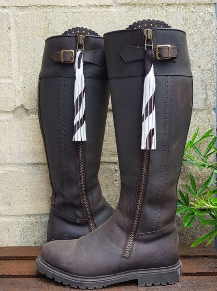 work boots with tassels