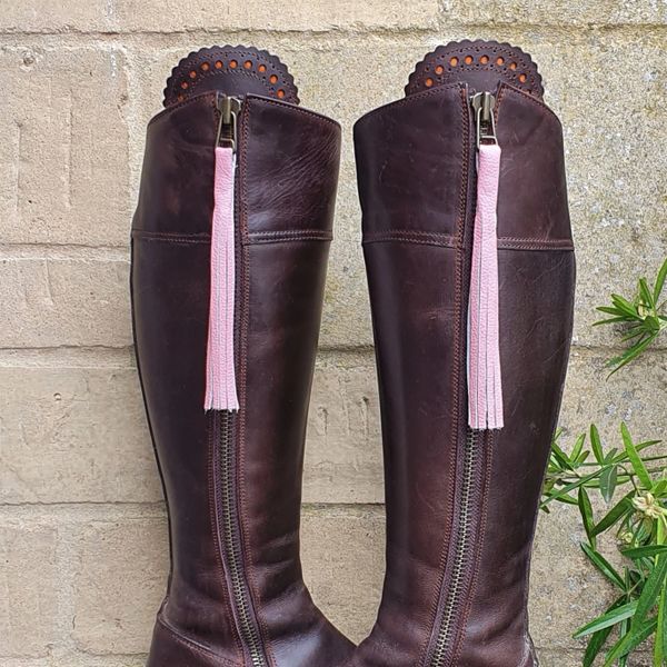 work boots with tassels