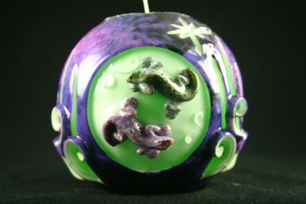 Double Gecko Dancing on the Moon