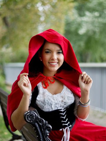 Le petite chaperon rouge qui rit.