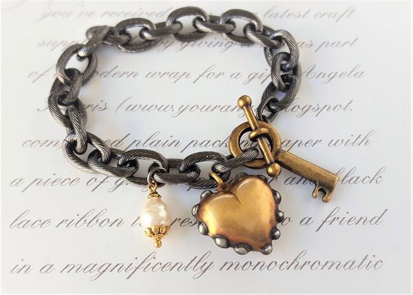 HEART O' GOLD - Chunky Gold Heart Bracelet