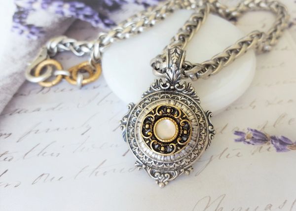 DALE - Ornate Medallion Necklace
