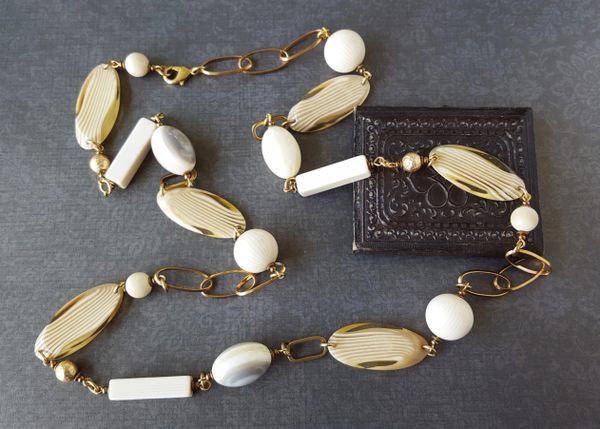 ISADORA - Vintage Lucite Layering Necklace