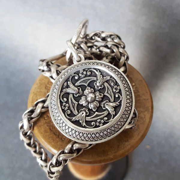 CALISTA - Gothic Style Medallion Necklace