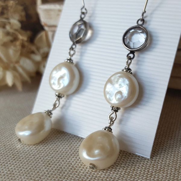 INES - Pearl Drop Earrings