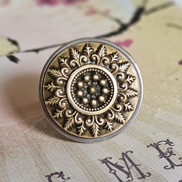 SHINE - Antique Button Ring, Sun