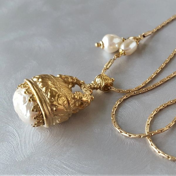 ADA - Baroque Pearl Fob Necklace
