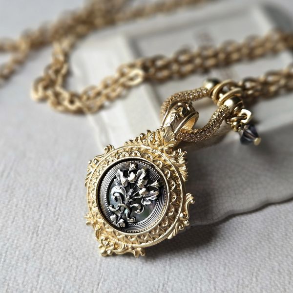 TRAY - Two Tone Crest Necklace