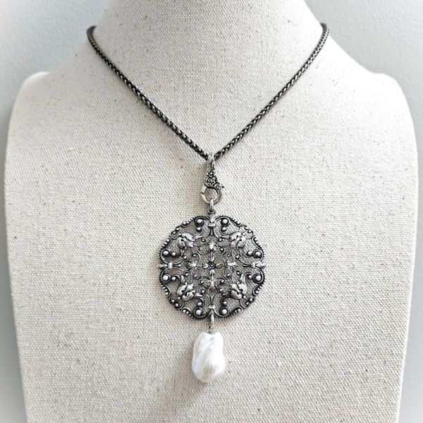 CAREY - Filigree Medallion and Baroque Pearl Necklace