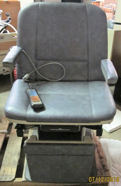Midmark 411 Exam Chair