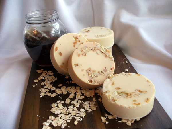 Honeymilk & Oatmeal Round Soap