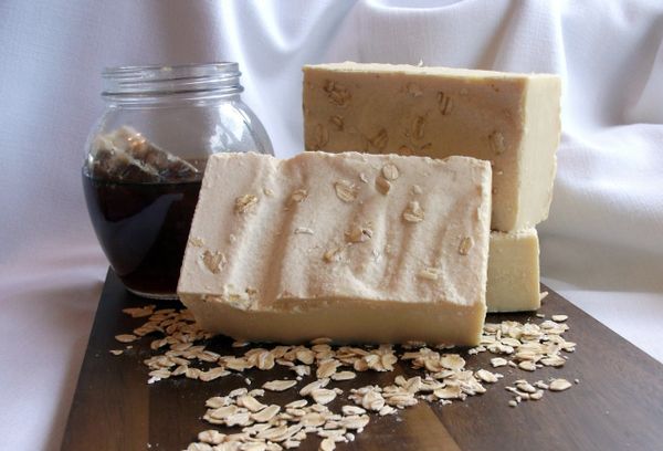 Honeymilk & Oatmeal Soap with Teatree Oil with FREE Shipping! Within USA