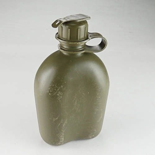 Olive Drab Plastic Water Canteen | 1qt USED