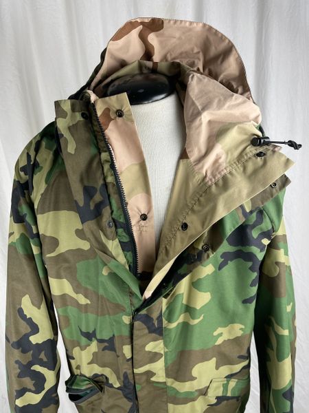 ECWCS GORETEX REVERSIBLE WOODLAND / DESERT CAMO PARKA   XL