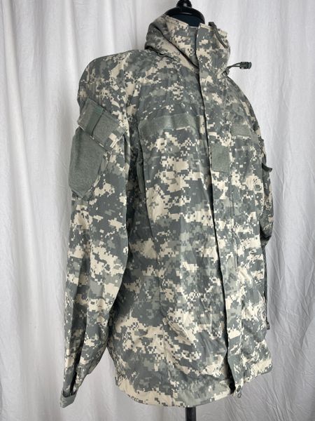 ECWCS GEN III L5 Mid Weight ACU Soft Shell Cold Weather Jacket Med Reg |  8415-01-538-6813