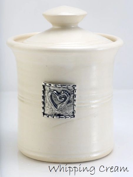 Oregon Stoneware Studio Bird Garlic Pot with Pewter Finial Pistachio 