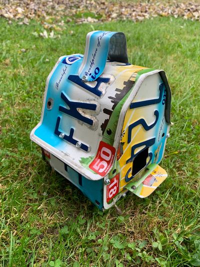 Barn-style Birdhouse
