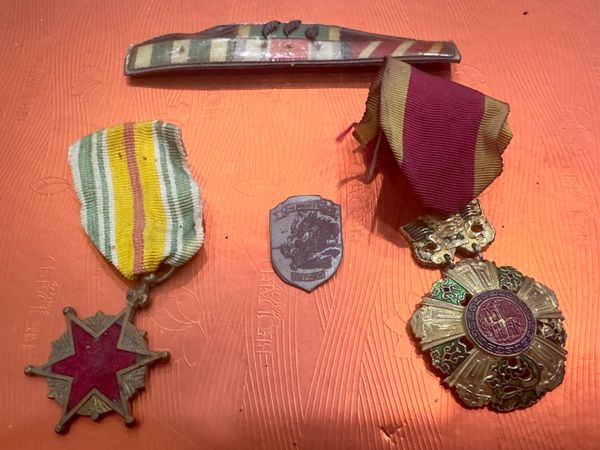 Vietnam War -SVN Ribbon Bar - South Vietnam Wound & National Order Medal- SVN Dragon Order Pin (4pcs)