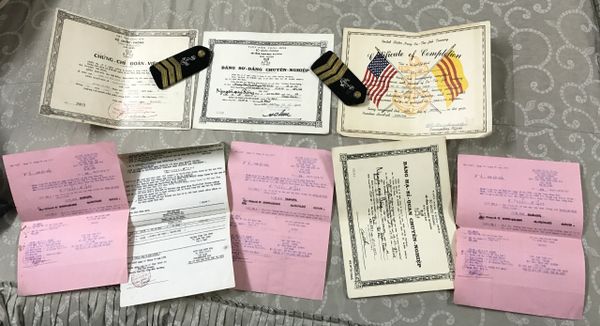 Original US & South Vietnam Navy Same name "Nguyen-Quy-Bong" Military Academy Officer Trainning 8 Document Certificated & 1 Navy Shoulder Strap Set