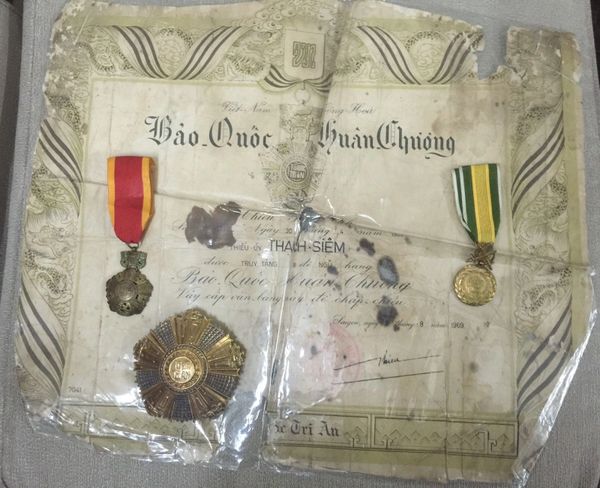 ARVN South Vietnamese National Order Special Document W/3 Medals Set