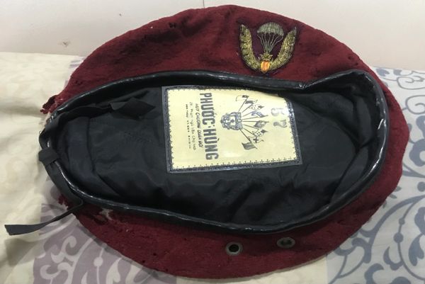 South Vietnam Original Airborne Blood Parachute " Thiên Thần Mũ Đỏ " Red Beret Angle Size 57(Damage Red Wool)