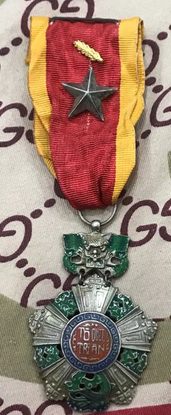 Vietnam War - South Vietnam National Order Deluxe * Silver " Special Medal