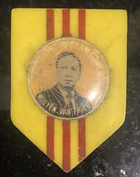 SVN President of nguyen van thieu Plastic Badge Broken pin & glassed