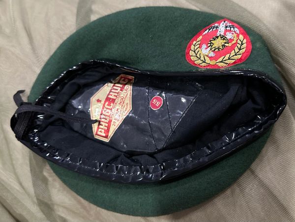 South Vietnam Red Marines Corp Seals Beret