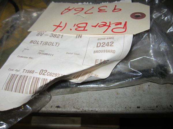 Caterpillar 6V3821 Bolt
