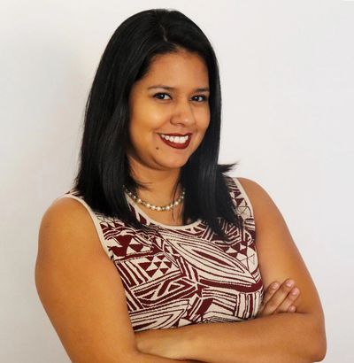 Karla Flores - Accountant