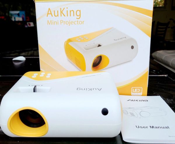 Auking Projector