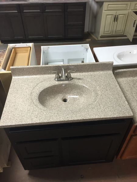 Cultured Marble Vanity Top (Vanilla Spice) 22" x 37" three hole for 4" center faucet (local pickup only).