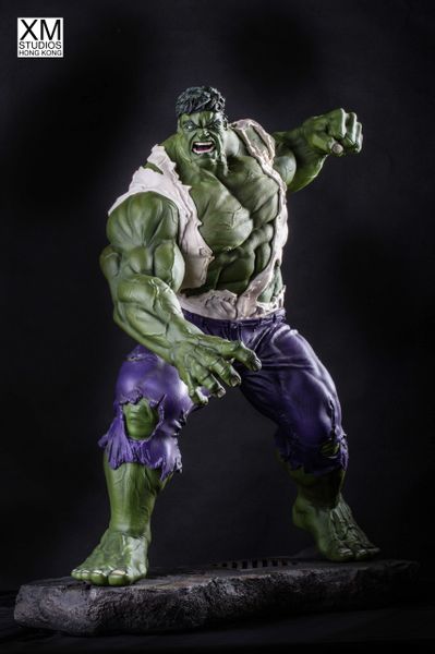 PREMIUM COLLECTIBLES: INCREDIBLE HULK STATUE (COMICS VERSION) - Sold out