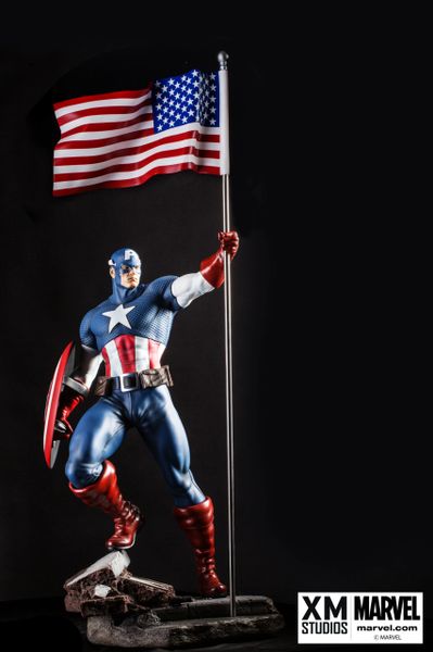 PREMIUM COLLECTIBLES: CAPTAIN AMERICA STATUE (Comic Version) - Sold Out