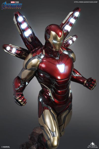 mark 85 statue