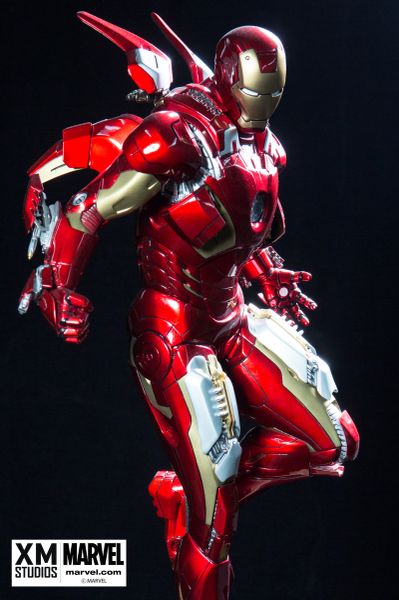 PREMIUM COLLECTIBLES: IRON MAN MARK VII STATUE (MOVIE VERSION) - Sold Out
